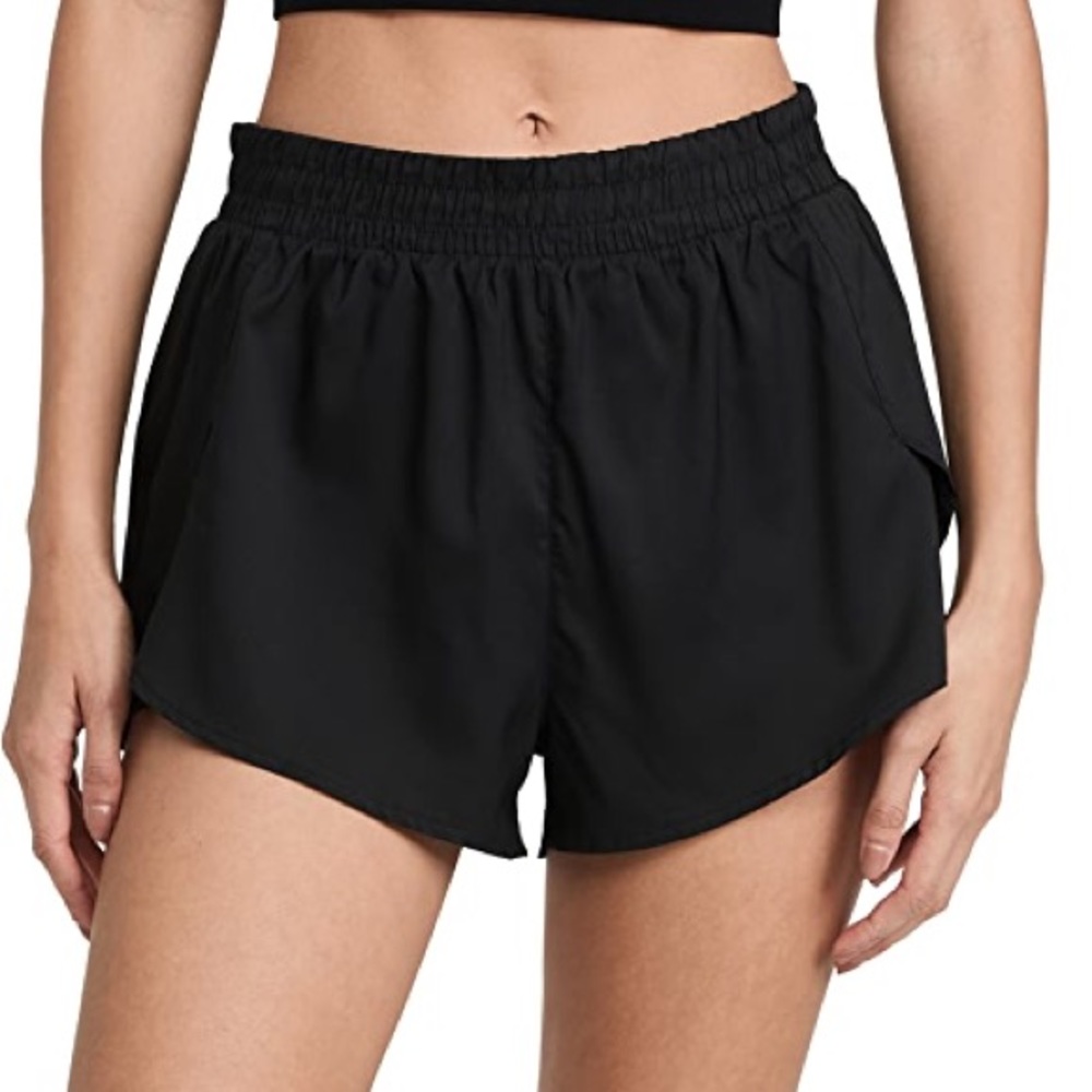 Girlfriend Collective Trail Short in Black L Large
